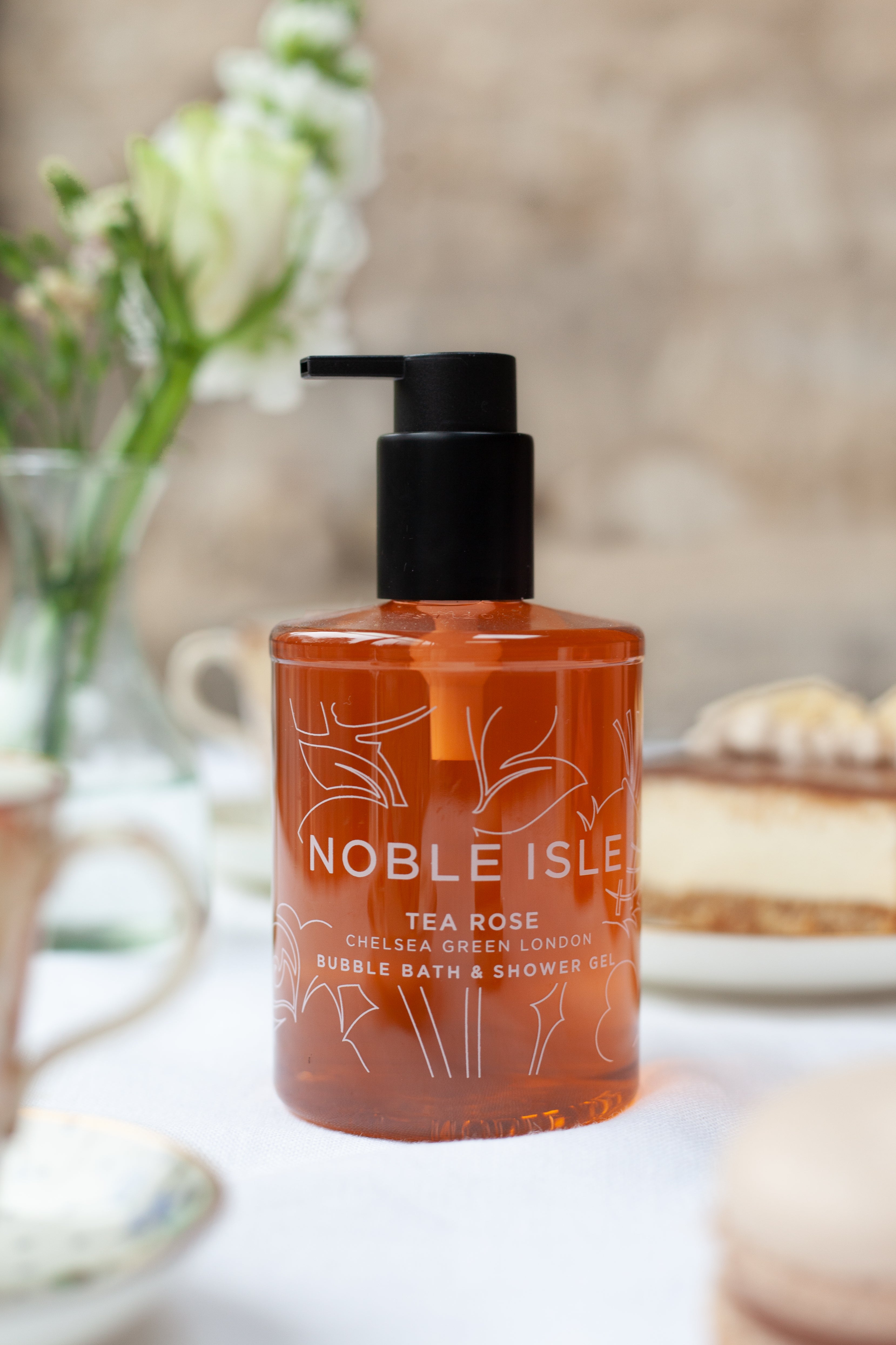 NOBLE ISLE : Bath & Shower Gel Tea Rose