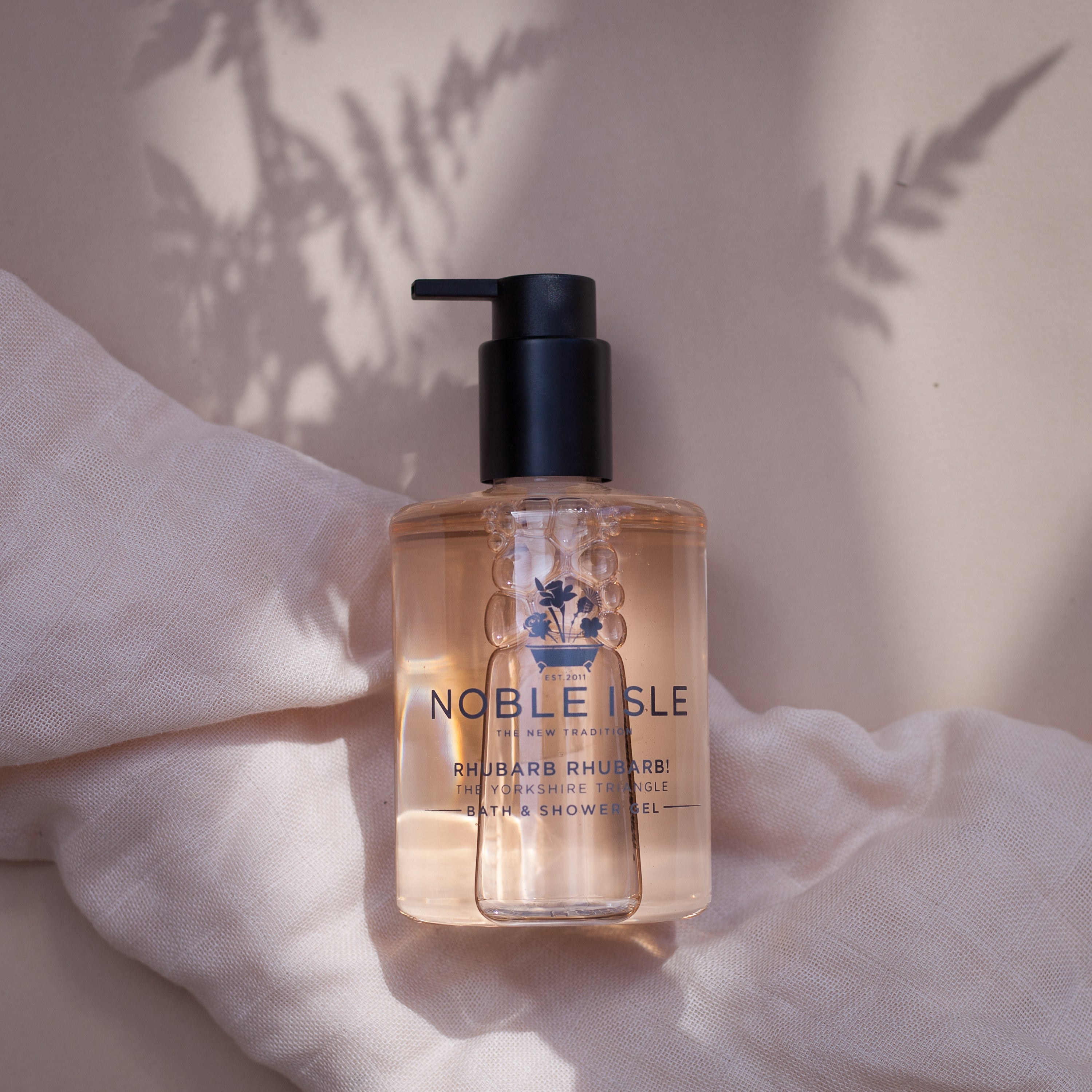 NOBLE ISLE : Bath & Shower Gel Rhubarb Rhubarb!