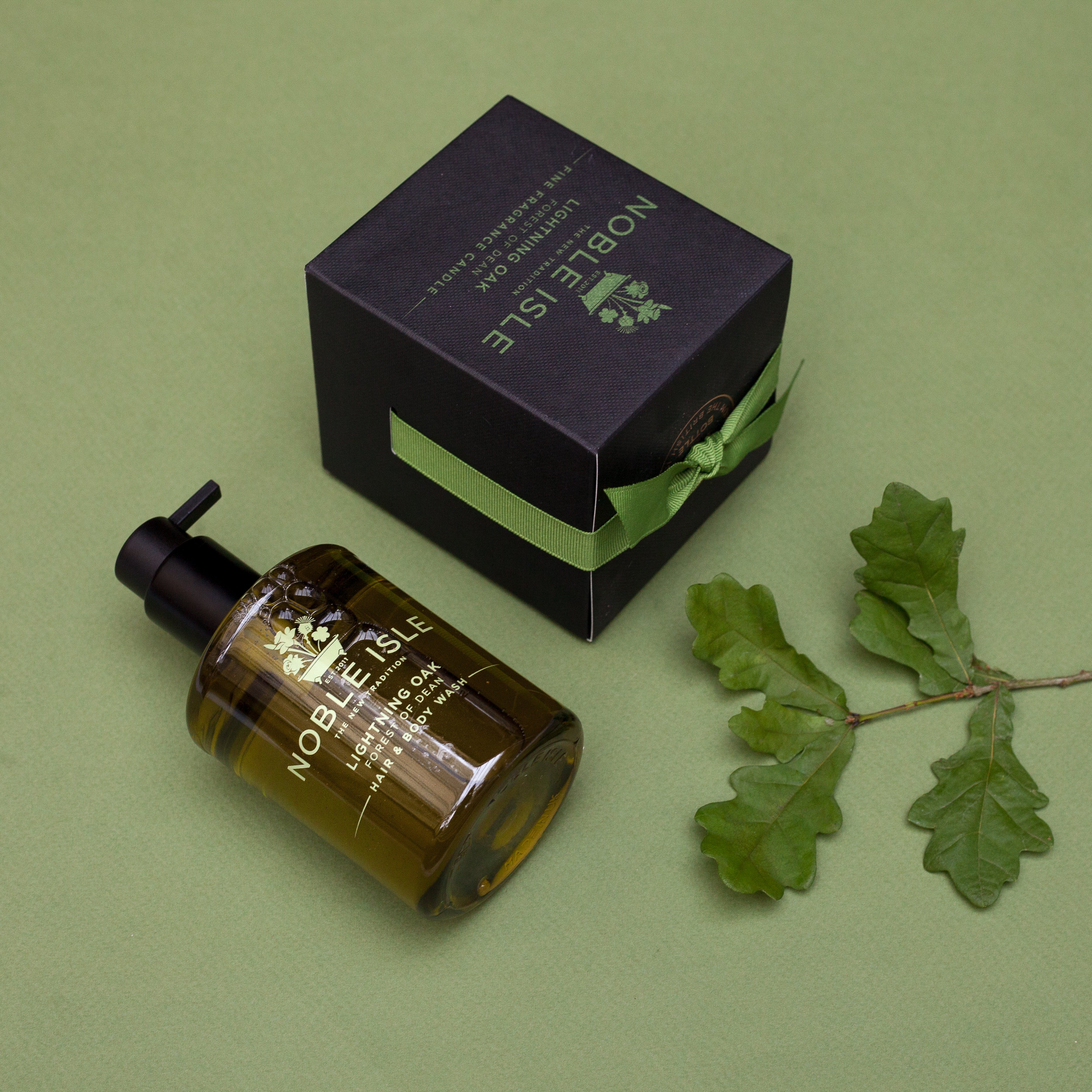 NOBLE ISLE : Bath & Shower Gel Lightning Oak